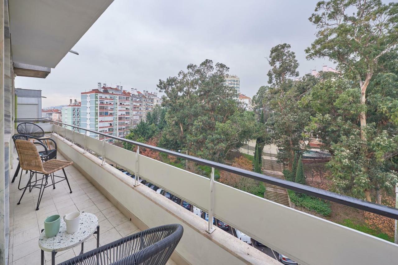 Light Apartment With Amazing Balcony, By Timecooler Lisbon Exterior photo